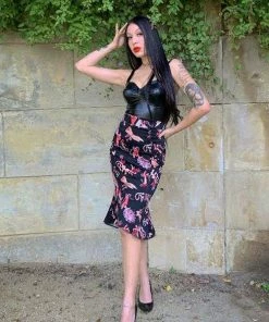 LBHM Yvonne Skirt In Tie Me Up Fetish Print | Laura Byrnes & Hope Morrison What's New, Pussycat? 13 LBHM Yvonne Skirt In Tie Me Up Fetish Print | Laura Byrnes & Hope Morrison What's New, Pussycat?