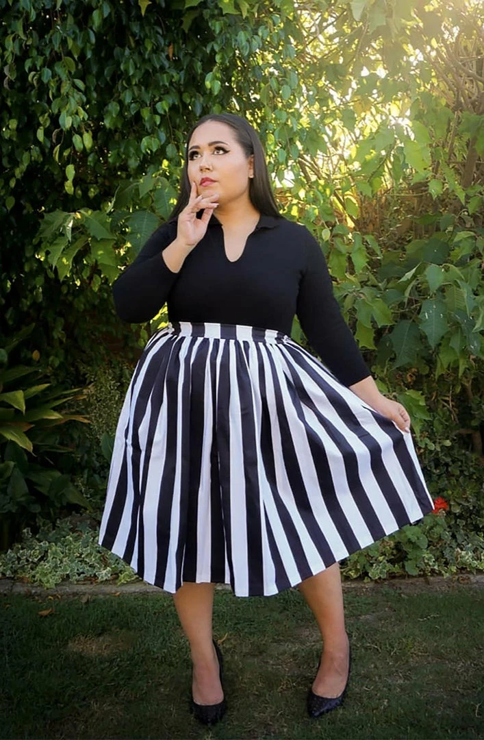 What's New, Pussycat? Bella Vintage Gathered Swing Skirt In Black And White Mark Stripe Cotton Sateen | Pinup Couture 5 What's New, Pussycat? Bella Vintage Gathered Swing Skirt In Black And White Mark Stripe Cotton Sateen | Pinup Couture