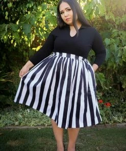 What's New, Pussycat? Bella Vintage Gathered Swing Skirt In Black And White Mark Stripe Cotton Sateen | Pinup Couture 17 What's New, Pussycat? Bella Vintage Gathered Swing Skirt In Black And White Mark Stripe Cotton Sateen | Pinup Couture