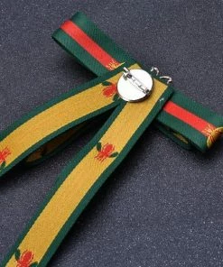 Ole - FashionGo The Bows & The Bees Brooch What's New, Pussycat?