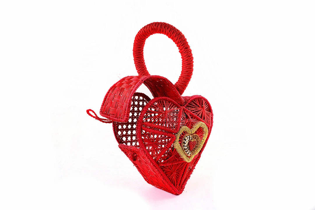 Hand Woven Sagrado Corazon Raffia Purse In Red | Evelyn Ariza 6 Hand Woven Sagrado Corazon Raffia Purse In Red | Evelyn Ariza
