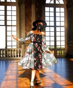 Shop All In-Stock Items By Size Final Sale - Marie-Thérèse Peasant Dress In Dark Bella Roses Crepe | Pinup Couture