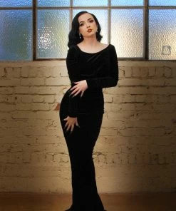 Laura Byrnes Design OYS - XS - S - M - 3x - Beatrix Vintage Sheath Gown In Black Velvet | Laura Byrnes