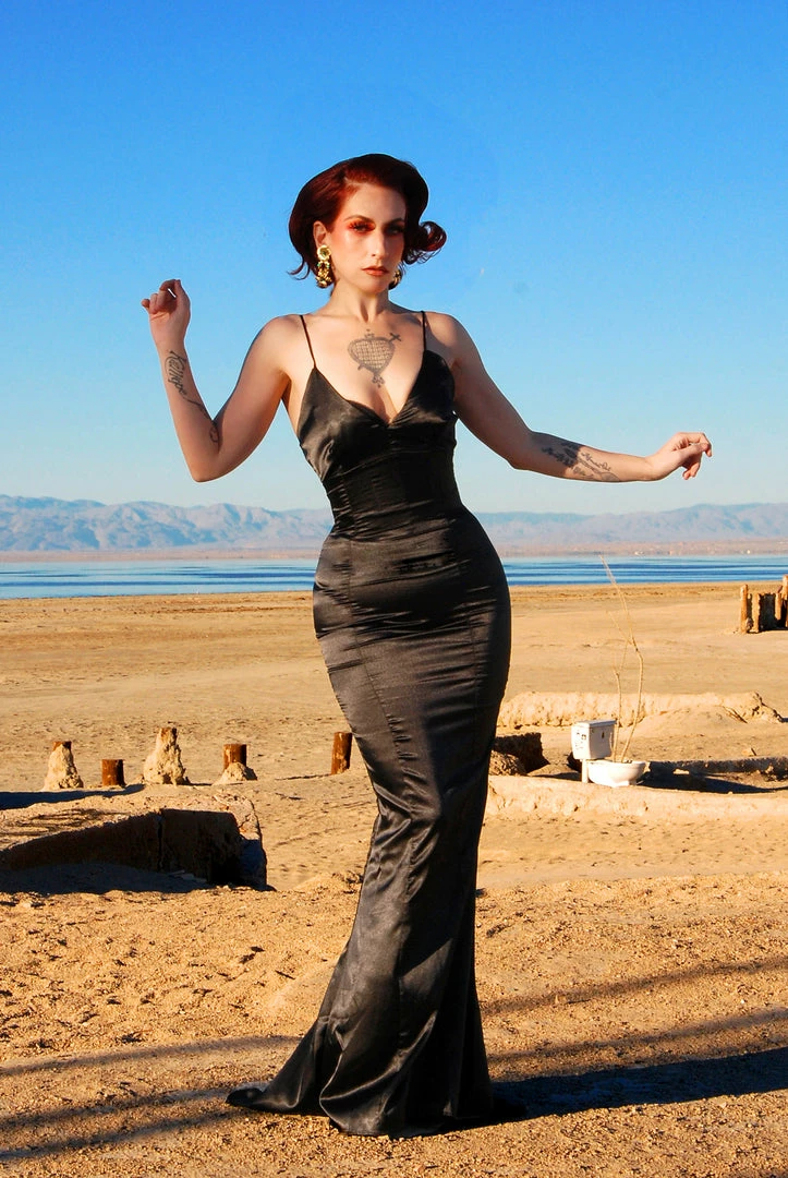 Laura Byrnes Design Venus Black Satin Stretch Charmeuse Slip Gown | Laura Byrnes 7 Laura Byrnes Design Venus Black Satin Stretch Charmeuse Slip Gown | Laura Byrnes