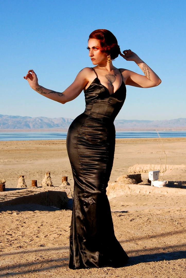 Laura Byrnes Design Venus Black Satin Stretch Charmeuse Slip Gown | Laura Byrnes 5 Laura Byrnes Design Venus Black Satin Stretch Charmeuse Slip Gown | Laura Byrnes