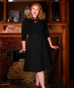 Laura Byrnes Design What's New, Pussycat? Viva 40s Style Tulip Skirt In Solid Black Crepe | Laura Byrnes