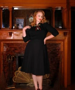 Laura Byrnes Design What's New, Pussycat? Viva 40s Style Tulip Skirt In Solid Black Crepe | Laura Byrnes