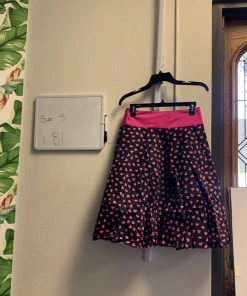 Pinup Girl Clothing OYS - Black And Pink Heart Print A-Line Skirt - L81