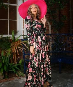 Final Sale - Kimberly 70s Maxi Dress In Dark Floral Cotton Knit | Pinup Couture