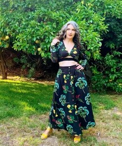 LBHM Shop All In-Stock Items By Size Final Sale - Luna 70's Crop Top In Dark Floral Print | Laura Byrnes & Hope Morrison