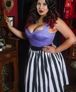 What's New, Pussycat? Bella Vintage Gathered Swing Skirt In Black And White Mark Stripe Cotton Sateen | Pinup Couture 23 What's New, Pussycat? Bella Vintage Gathered Swing Skirt In Black And White Mark Stripe Cotton Sateen | Pinup Couture