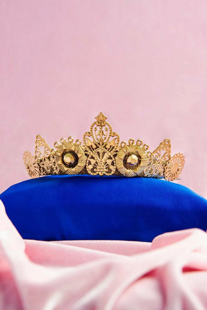 Shop All In-Stock Items By Size Arya Tiara In Gold | Loschy Designs 3 Shop All In-Stock Items By Size Arya Tiara In Gold | Loschy Designs